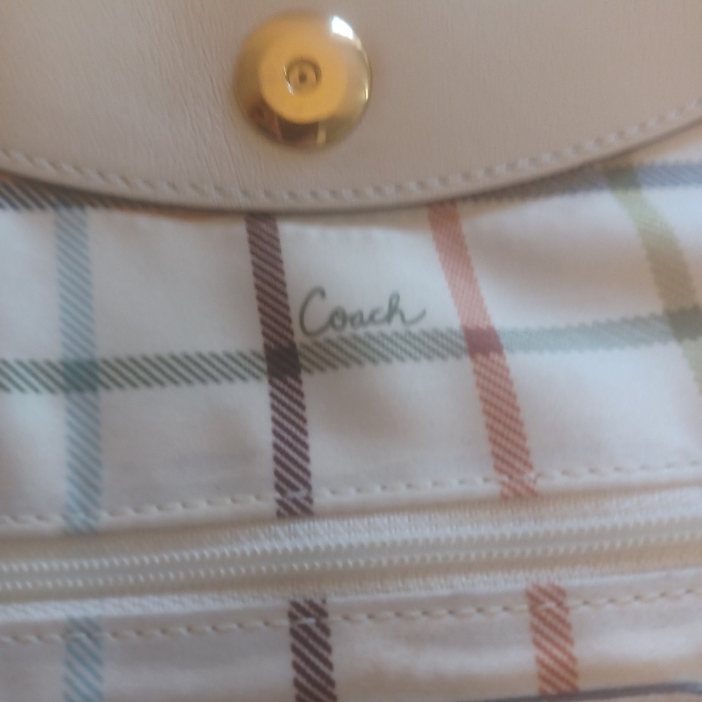 Vintage Rare soft Leather Coach Shoulder Bag that is turned inside out adjustab - Picture 4 of 16